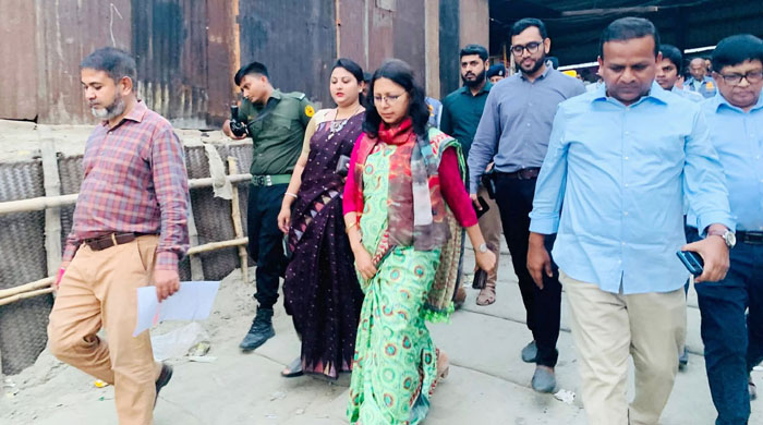 আরিচা-পাটুরিয়া ও দৌলতদিয়ার লঞ্চ ও ফেরী ঘাট পরিদর্শন নৌপরিবহন প্রতিমন্ত্রী 